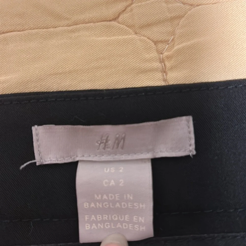 HM Pants - Picture 3 of 5